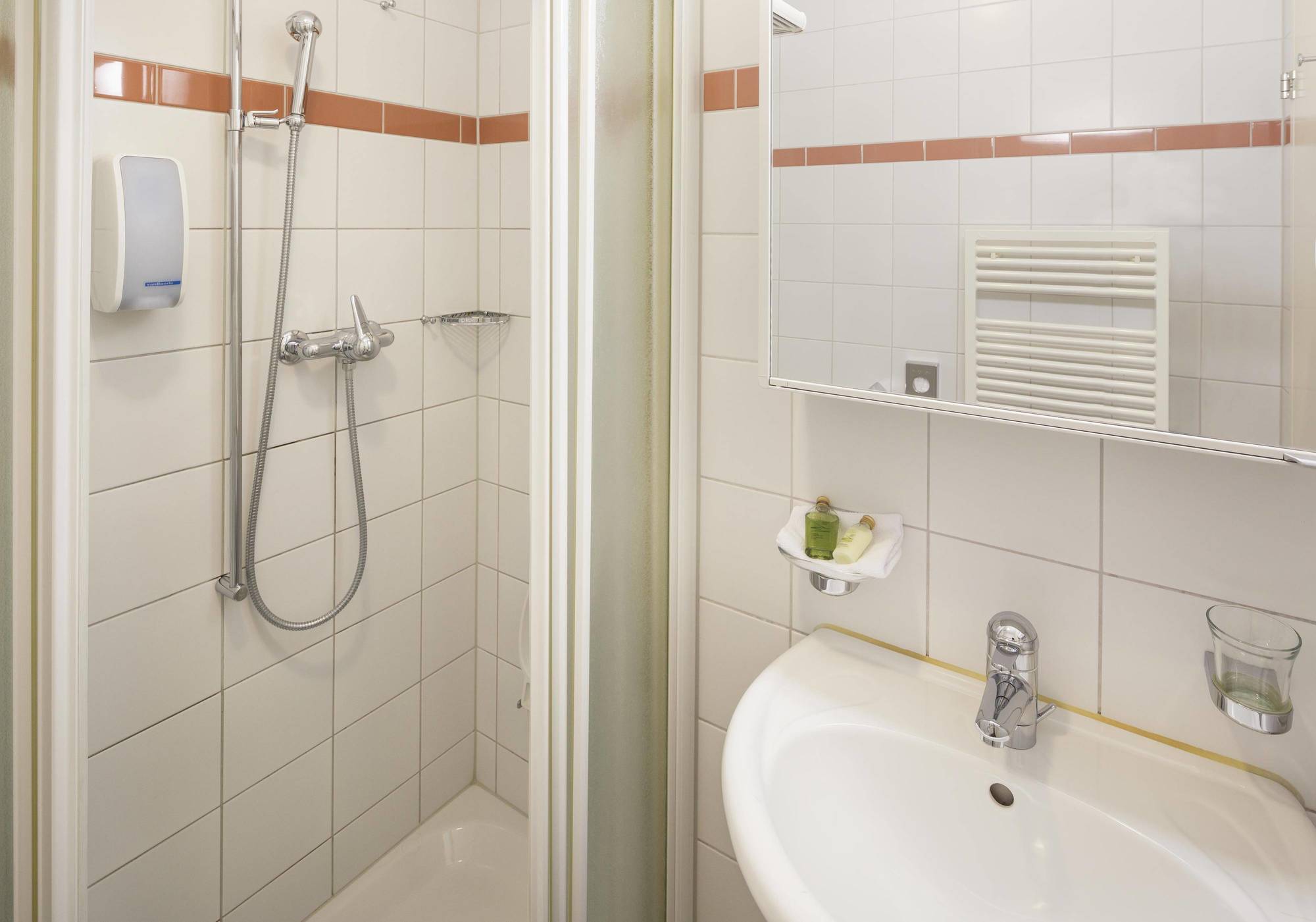 Wellness Hotel Tenedo - Thermalquellen Resort Bad Bad Zurzach Eksteriør billede